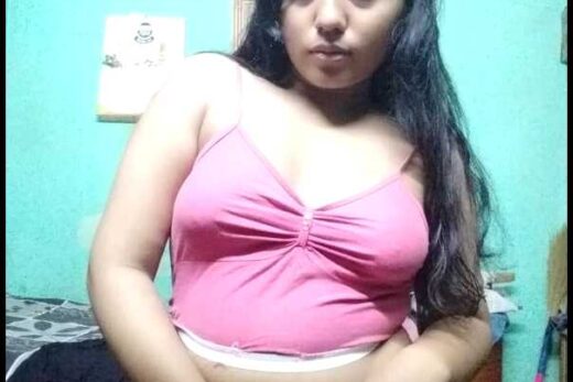 Bengali Girl Naked Showing Chubby Body And Cleavage1