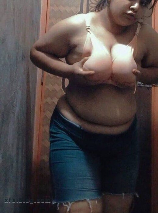 Desi Moti Aunty Nude Antarvasana Photos5