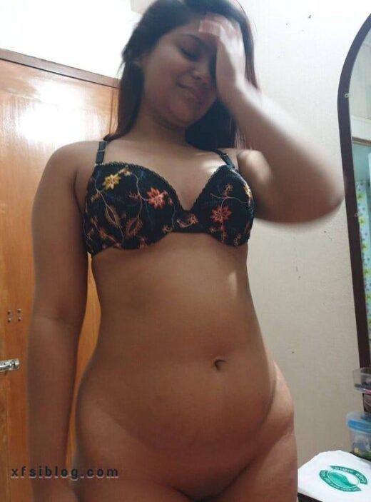 Desi Girl Nude Sexy Hot Figure Small Boobs3
