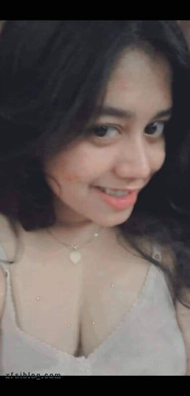 Nayi Naveli Indian Teen Ki Nude Pics Fsiblog Par3